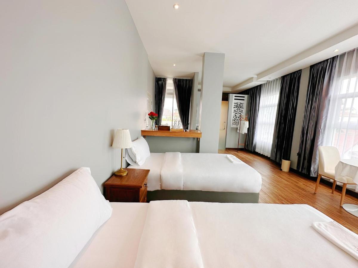 The White House Rachamankha เดอะ ไวท์เฮ้าส์ ราชมรรคา Hostel Chiang Mai Exterior foto