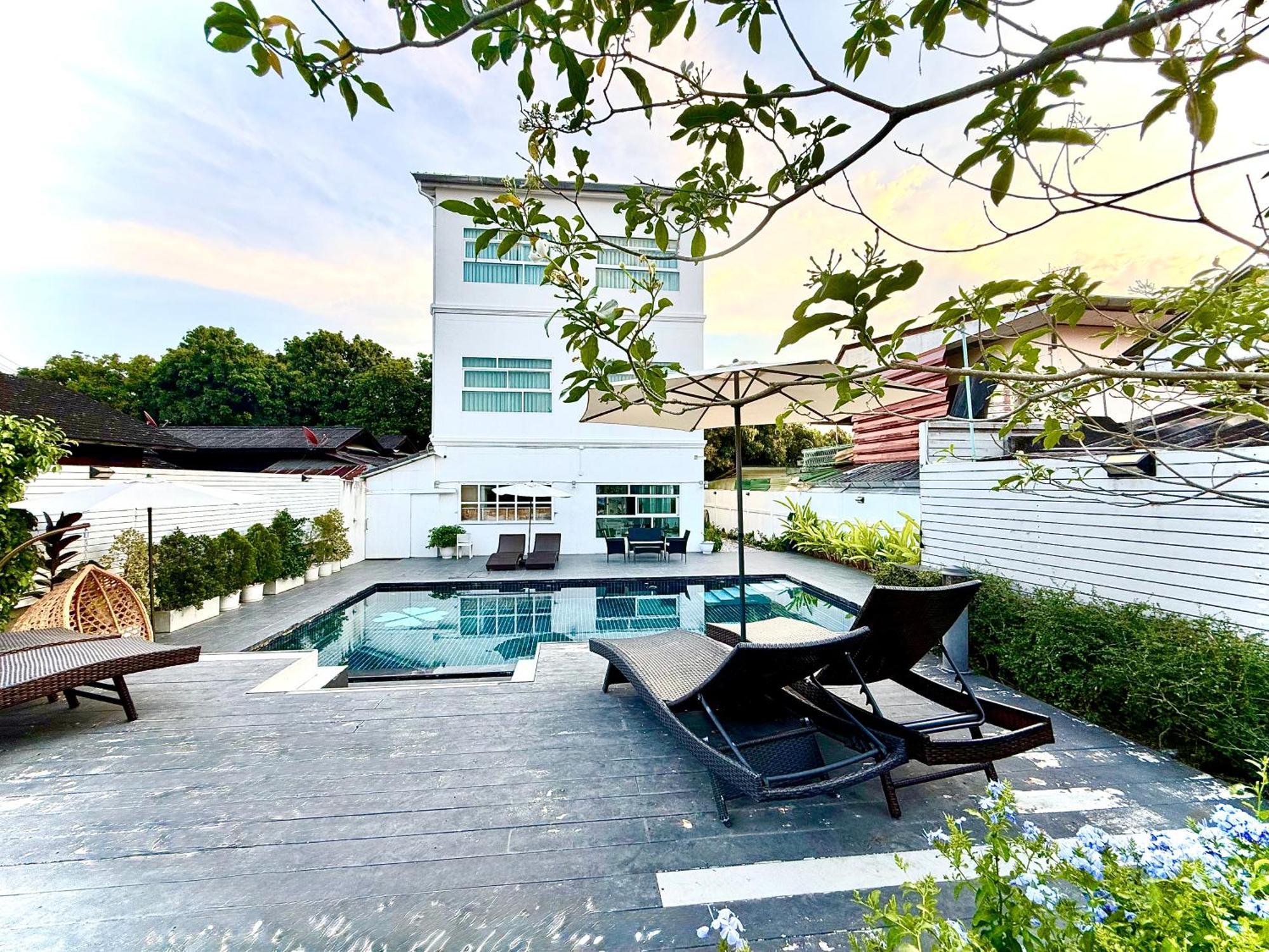 The White House Rachamankha เดอะ ไวท์เฮ้าส์ ราชมรรคา Hostel Chiang Mai Exterior foto